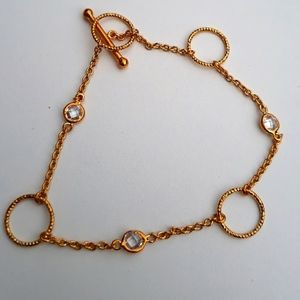 Gold Women's Bracelet With Toggle Clasp